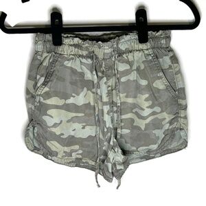 American Eagle Women's Camo Shorts XS (GUC)